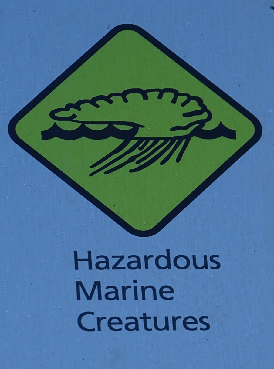 Panneau "Hazardous Marine Creatures" sur Coogee Beach