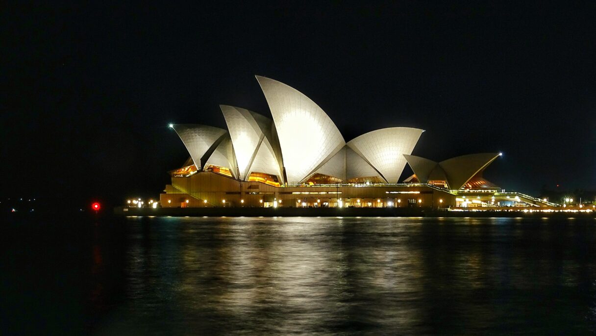 Vue de nuit sur l'opéra de Sydney