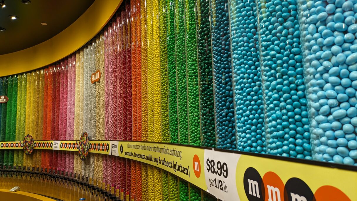 Mur de M&M"s tout en couleur - Boutique M&M's