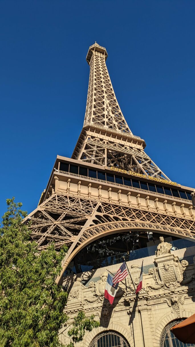 La reproduction de la Tour Eiffel, à l'hôtel Paris - Las Vegas