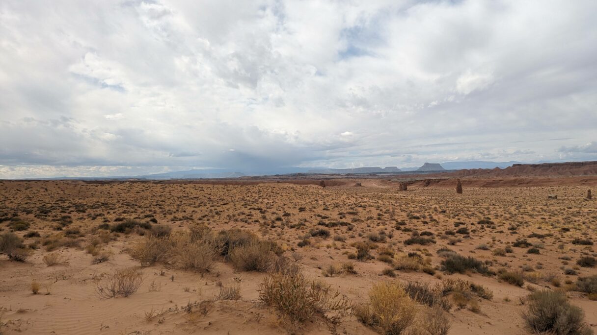 Paysages désertiques autour de l'UT-24