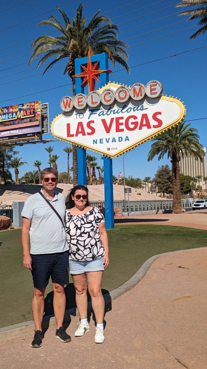 Photo devant le panneau "Welcome to Fabulous Las Vegas"