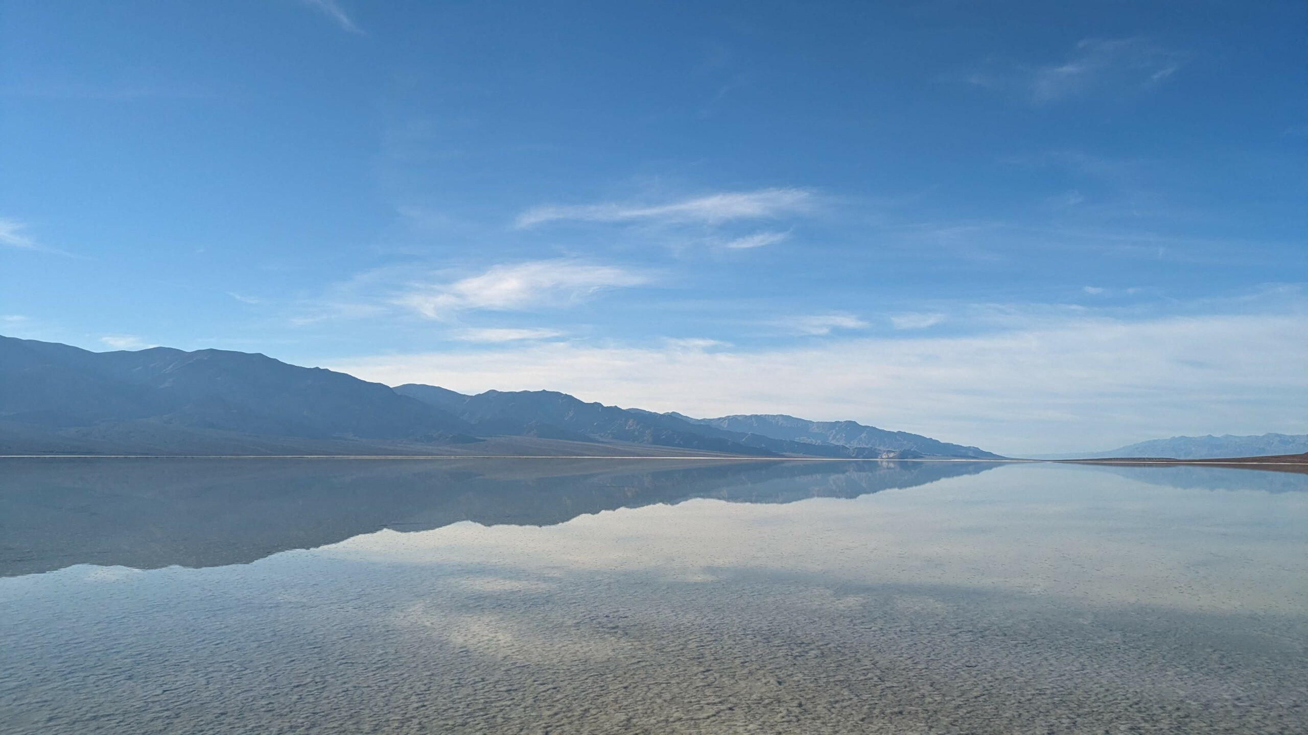 Etendue d'eau dans Badwater Basin