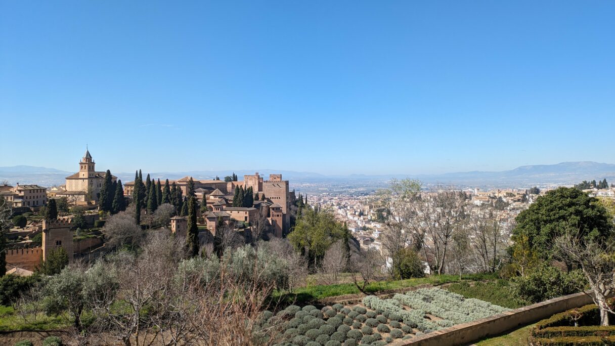 Vue sur l'Alhambra depuis le Generalife