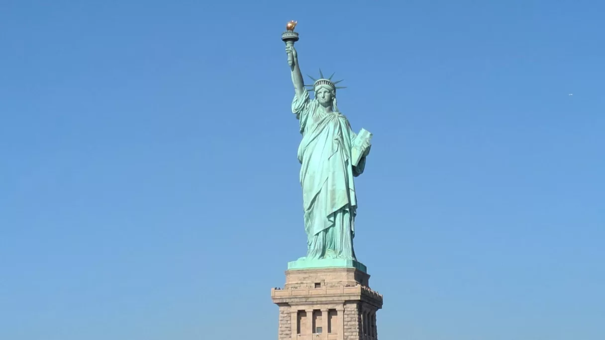 Statue de la Liberté sur son piédestal