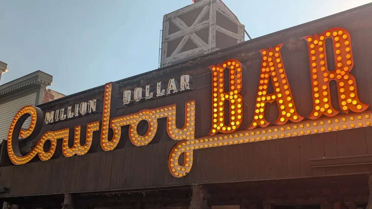 Enseigne du "Million Dollar Cowboy Bar"
